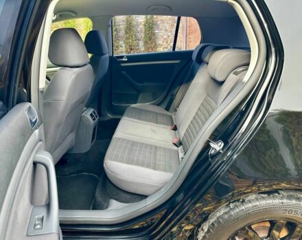 Черный Фольксваген Гольф, объемом двигателя 1.6 л и пробегом 215 тыс. км за 6300 $, фото 13 на Automoto.ua