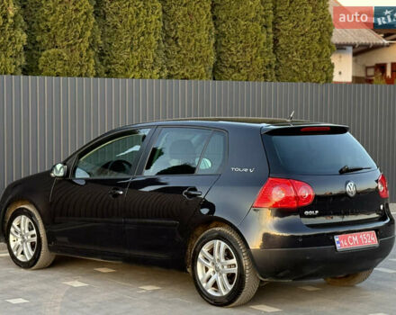 Черный Фольксваген Гольф, объемом двигателя 1.4 л и пробегом 211 тыс. км за 5690 $, фото 38 на Automoto.ua
