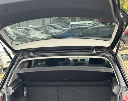 Черный Фольксваген Гольф, объемом двигателя 1.6 л и пробегом 210 тыс. км за 6500 $, фото 4 на Automoto.ua