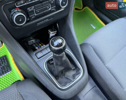 Черный Фольксваген Гольф, объемом двигателя 1.39 л и пробегом 246 тыс. км за 7500 $, фото 26 на Automoto.ua