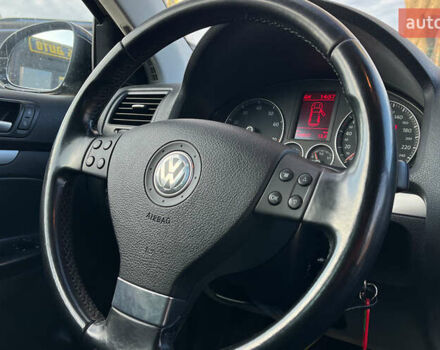 Черный Фольксваген Гольф, объемом двигателя 1.4 л и пробегом 248 тыс. км за 6999 $, фото 14 на Automoto.ua