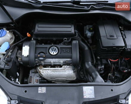 Черный Фольксваген Гольф, объемом двигателя 1.39 л и пробегом 221 тыс. км за 6800 $, фото 11 на Automoto.ua
