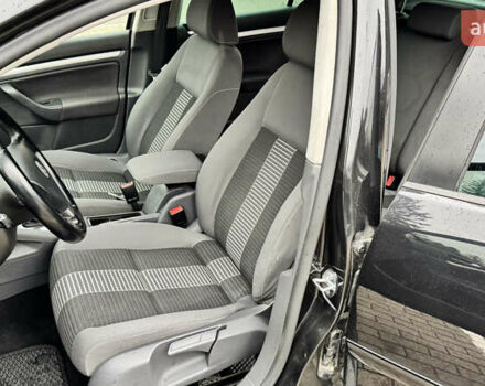 Черный Фольксваген Гольф, объемом двигателя 1.39 л и пробегом 242 тыс. км за 6999 $, фото 12 на Automoto.ua