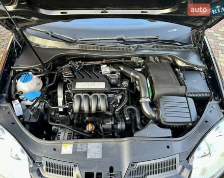 Чорний Фольксваген Гольф, об'ємом двигуна 1.6 л та пробігом 195 тис. км за 6399 $, фото 32 на Automoto.ua