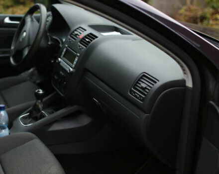 Черный Фольксваген Гольф, объемом двигателя 1.39 л и пробегом 200 тыс. км за 5900 $, фото 4 на Automoto.ua