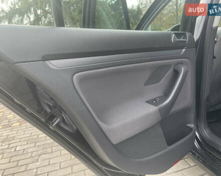 Чорний Фольксваген Гольф, об'ємом двигуна 1.6 л та пробігом 213 тис. км за 5950 $, фото 13 на Automoto.ua