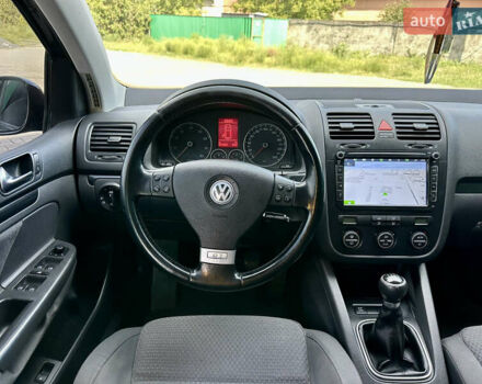 Черный Фольксваген Гольф, объемом двигателя 1.4 л и пробегом 215 тыс. км за 5999 $, фото 9 на Automoto.ua