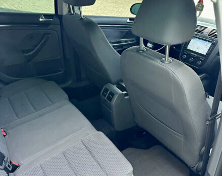 Черный Фольксваген Гольф, объемом двигателя 1.4 л и пробегом 215 тыс. км за 5999 $, фото 15 на Automoto.ua