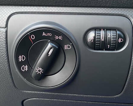 Черный Фольксваген Гольф, объемом двигателя 1.6 л и пробегом 237 тыс. км за 6000 $, фото 10 на Automoto.ua