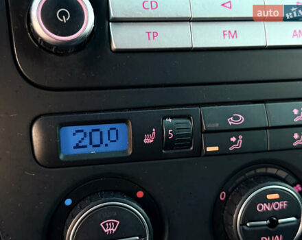 Черный Фольксваген Гольф, объемом двигателя 1.4 л и пробегом 211 тыс. км за 5690 $, фото 81 на Automoto.ua