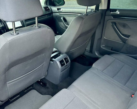 Черный Фольксваген Гольф, объемом двигателя 1.4 л и пробегом 215 тыс. км за 5999 $, фото 16 на Automoto.ua