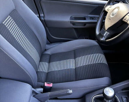 Черный Фольксваген Гольф, объемом двигателя 1.4 л и пробегом 253 тыс. км за 6500 $, фото 11 на Automoto.ua