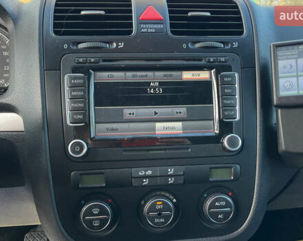 Черный Фольксваген Гольф, объемом двигателя 1.4 л и пробегом 248 тыс. км за 6999 $, фото 13 на Automoto.ua