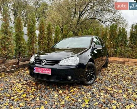 Черный Фольксваген Гольф, объемом двигателя 1.6 л и пробегом 215 тыс. км за 6300 $, фото 1 на Automoto.ua