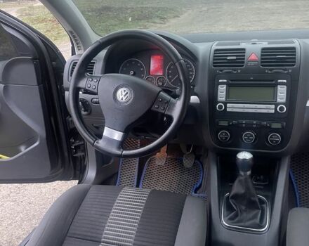 Черный Фольксваген Гольф, объемом двигателя 1.4 л и пробегом 192 тыс. км за 5999 $, фото 20 на Automoto.ua