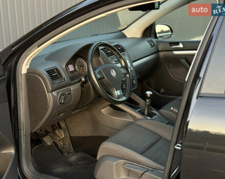 Черный Фольксваген Гольф, объемом двигателя 1.4 л и пробегом 211 тыс. км за 5690 $, фото 50 на Automoto.ua