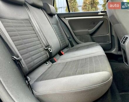 Черный Фольксваген Гольф, объемом двигателя 1.6 л и пробегом 215 тыс. км за 6300 $, фото 72 на Automoto.ua