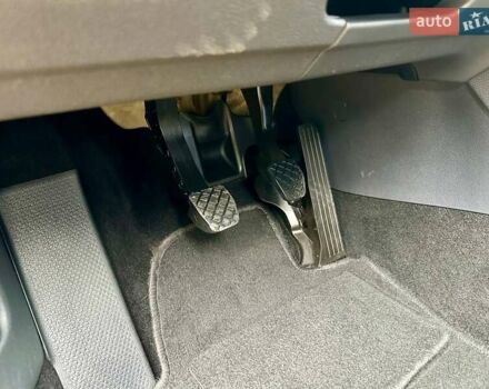 Черный Фольксваген Гольф, объемом двигателя 1.6 л и пробегом 215 тыс. км за 6300 $, фото 48 на Automoto.ua