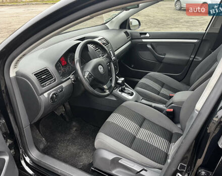 Черный Фольксваген Гольф, объемом двигателя 1.4 л и пробегом 231 тыс. км за 6799 $, фото 13 на Automoto.ua