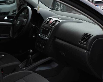 Черный Фольксваген Гольф, объемом двигателя 1.6 л и пробегом 223 тыс. км за 6999 $, фото 12 на Automoto.ua