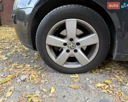 Черный Фольксваген Гольф, объемом двигателя 1.6 л и пробегом 225 тыс. км за 7300 $, фото 2 на Automoto.ua