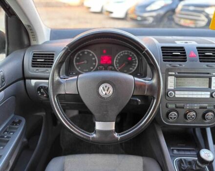 Черный Фольксваген Гольф, объемом двигателя 1.6 л и пробегом 198 тыс. км за 6999 $, фото 21 на Automoto.ua