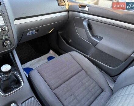 Чорний Фольксваген Гольф, об'ємом двигуна 1.6 л та пробігом 198 тис. км за 6999 $, фото 26 на Automoto.ua