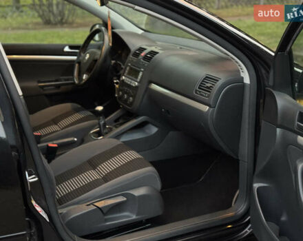 Чорний Фольксваген Гольф, об'ємом двигуна 1.6 л та пробігом 203 тис. км за 6600 $, фото 28 на Automoto.ua