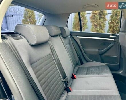 Черный Фольксваген Гольф, объемом двигателя 1.6 л и пробегом 215 тыс. км за 6300 $, фото 88 на Automoto.ua