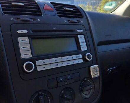 Черный Фольксваген Гольф, объемом двигателя 1.4 л и пробегом 276 тыс. км за 6600 $, фото 24 на Automoto.ua