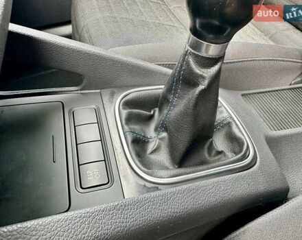 Черный Фольксваген Гольф, объемом двигателя 1.6 л и пробегом 215 тыс. км за 6300 $, фото 62 на Automoto.ua