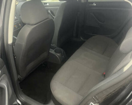 Черный Фольксваген Гольф, объемом двигателя 1.6 л и пробегом 211 тыс. км за 6500 $, фото 5 на Automoto.ua