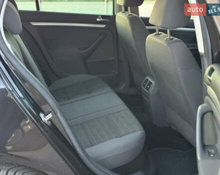 Черный Фольксваген Гольф, объемом двигателя 1.4 л и пробегом 211 тыс. км за 5690 $, фото 64 на Automoto.ua