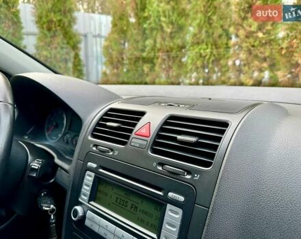 Черный Фольксваген Гольф, объемом двигателя 1.6 л и пробегом 215 тыс. км за 6300 $, фото 82 на Automoto.ua