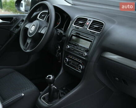 Черный Фольксваген Гольф, объемом двигателя 1.6 л и пробегом 217 тыс. км за 7700 $, фото 37 на Automoto.ua