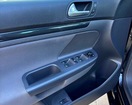 Черный Фольксваген Гольф, объемом двигателя 1.6 л и пробегом 258 тыс. км за 5700 $, фото 8 на Automoto.ua