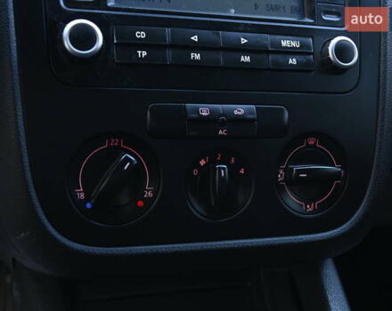 Чорний Фольксваген Гольф, об'ємом двигуна 1.4 л та пробігом 212 тис. км за 5555 $, фото 19 на Automoto.ua