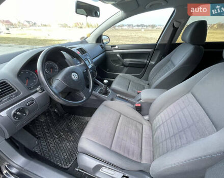 Чорний Фольксваген Гольф, об'ємом двигуна 1.4 л та пробігом 212 тис. км за 5399 $, фото 45 на Automoto.ua