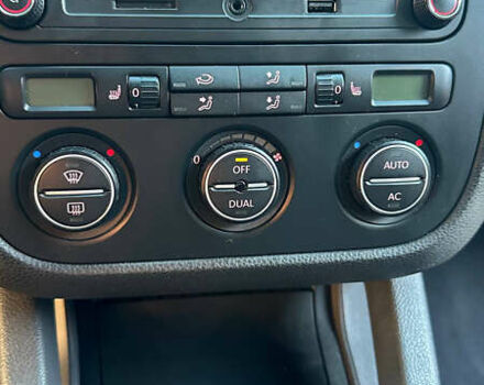 Чорний Фольксваген Гольф, об'ємом двигуна 1.6 л та пробігом 230 тис. км за 7600 $, фото 24 на Automoto.ua