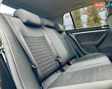 Черный Фольксваген Гольф, объемом двигателя 1.6 л и пробегом 215 тыс. км за 6300 $, фото 76 на Automoto.ua