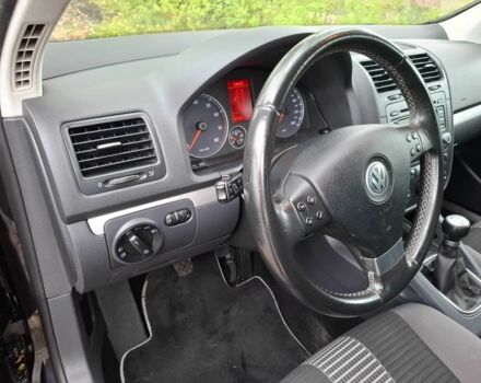 Черный Фольксваген Гольф, объемом двигателя 1.6 л и пробегом 190 тыс. км за 6800 $, фото 6 на Automoto.ua