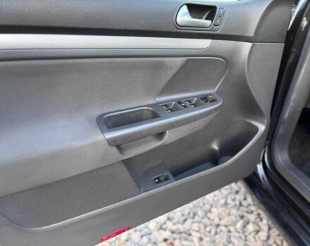 Черный Фольксваген Гольф, объемом двигателя 1.6 л и пробегом 198 тыс. км за 6999 $, фото 9 на Automoto.ua