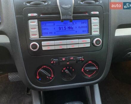 Чорний Фольксваген Гольф, об'ємом двигуна 1.4 л та пробігом 231 тис. км за 6850 $, фото 10 на Automoto.ua