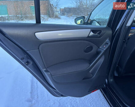 Черный Фольксваген Гольф, объемом двигателя 1.6 л и пробегом 217 тыс. км за 7400 $, фото 25 на Automoto.ua