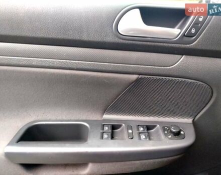 Черный Фольксваген Гольф, объемом двигателя 1.4 л и пробегом 230 тыс. км за 5999 $, фото 14 на Automoto.ua