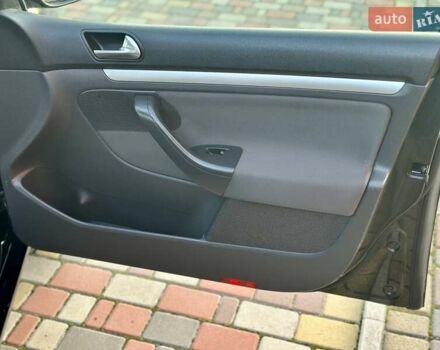 Чорний Фольксваген Гольф, об'ємом двигуна 1.6 л та пробігом 195 тис. км за 6399 $, фото 22 на Automoto.ua