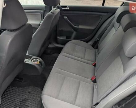 Черный Фольксваген Гольф, объемом двигателя 1.6 л и пробегом 178 тыс. км за 5950 $, фото 7 на Automoto.ua