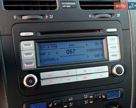 Черный Фольксваген Гольф, объемом двигателя 1.4 л и пробегом 211 тыс. км за 5690 $, фото 82 на Automoto.ua