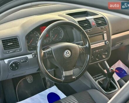 Чорний Фольксваген Гольф, об'ємом двигуна 1.6 л та пробігом 195 тис. км за 6399 $, фото 18 на Automoto.ua