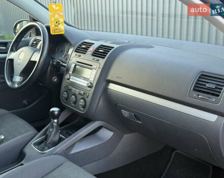 Чорний Фольксваген Гольф, об'ємом двигуна 1.4 л та пробігом 211 тис. км за 5650 $, фото 58 на Automoto.ua